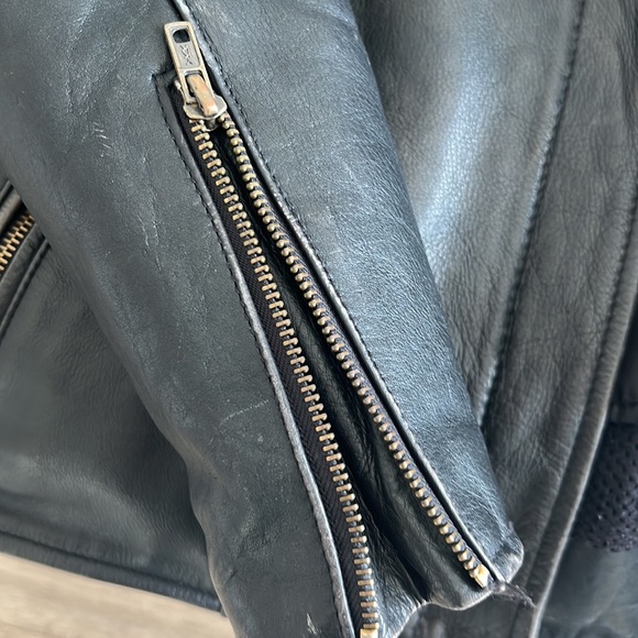 Black Leather Women’s Motorcycle Jacket - Picture 5 of 6